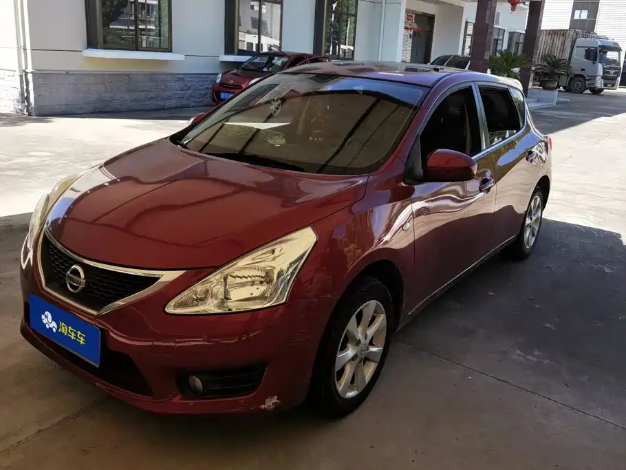 Nissan Tiida 2014