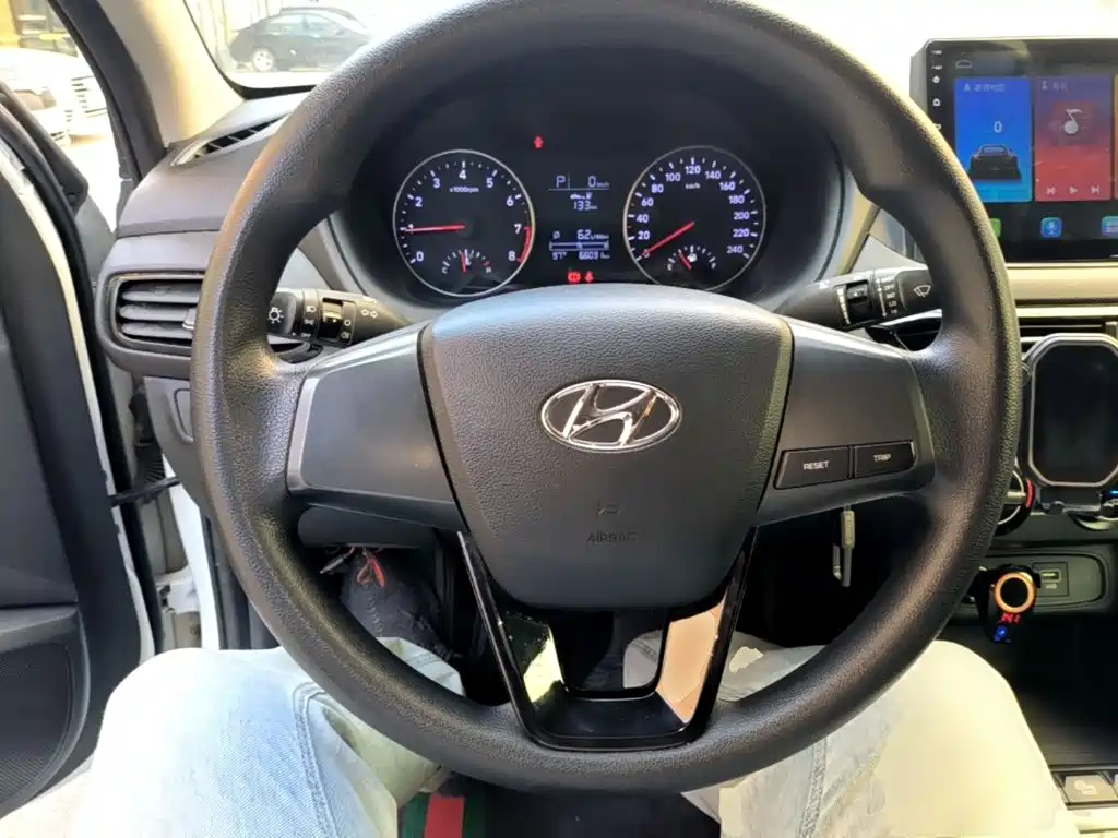 Hyundai Elantra 2022 — фото 11
