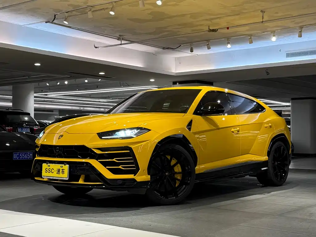 Lamborghini Urus 2021 — фото 1