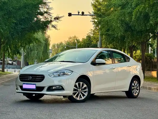Fiat Viaggio 2013