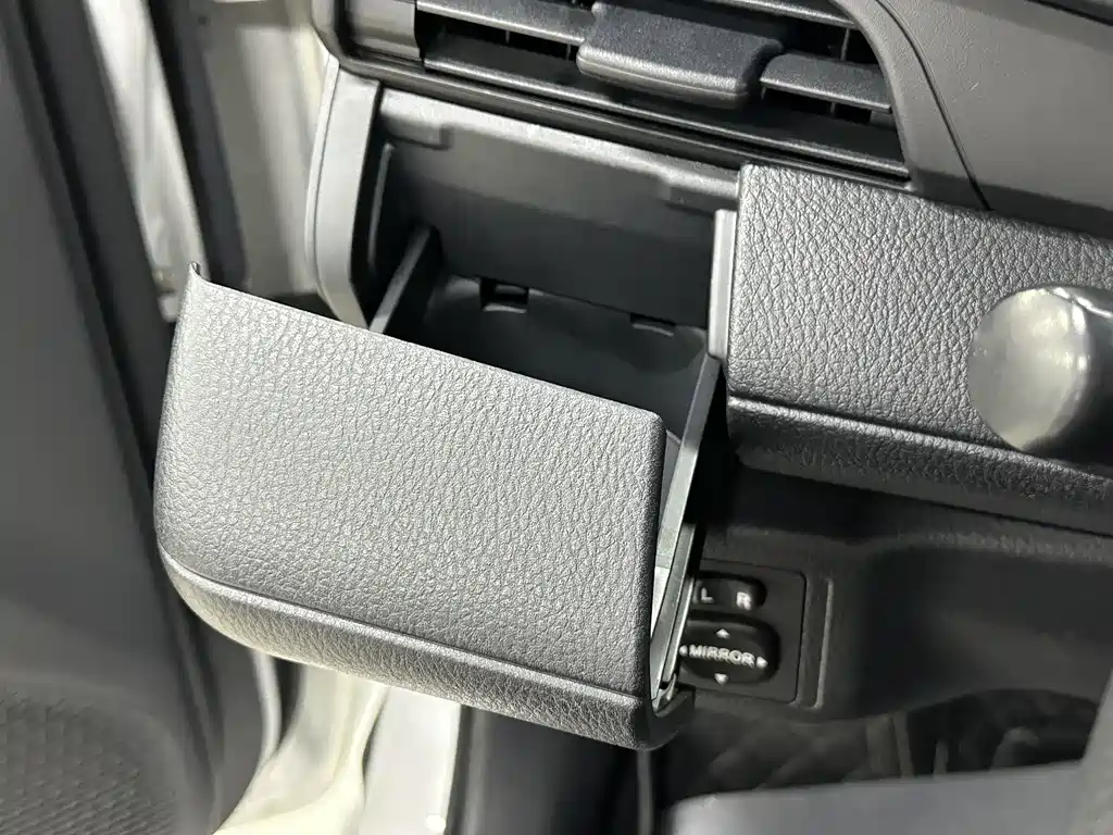 Toyota Yaris L 2022 — фото 24