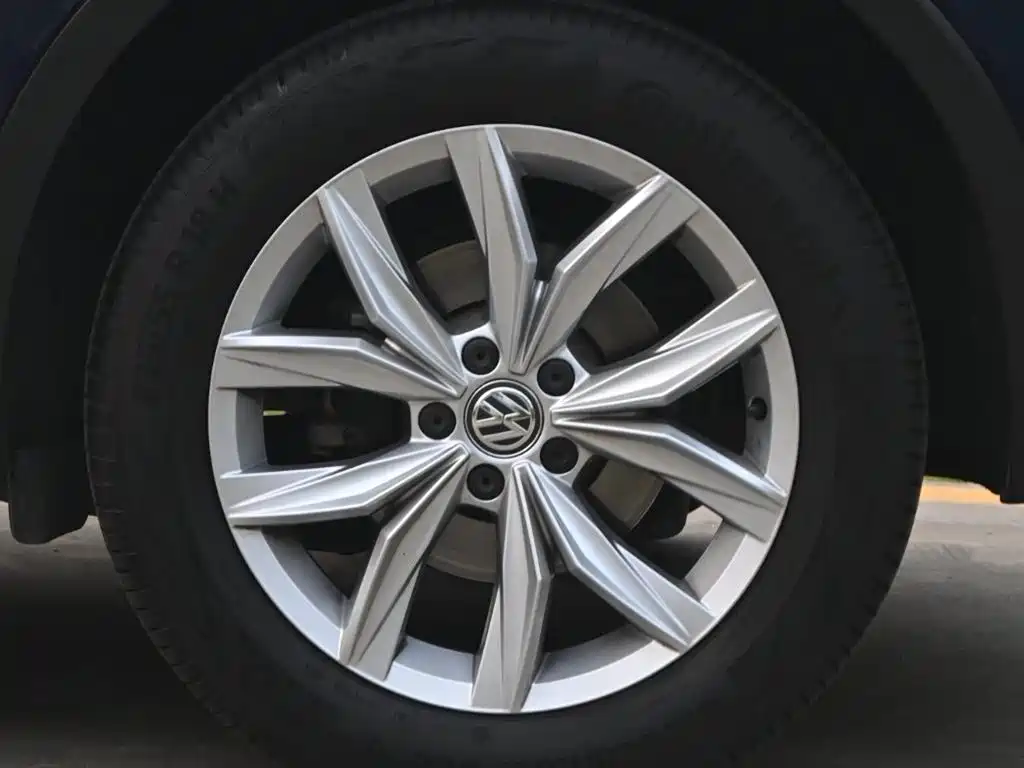 Volkswagen Tiguan 2019 — фото 52