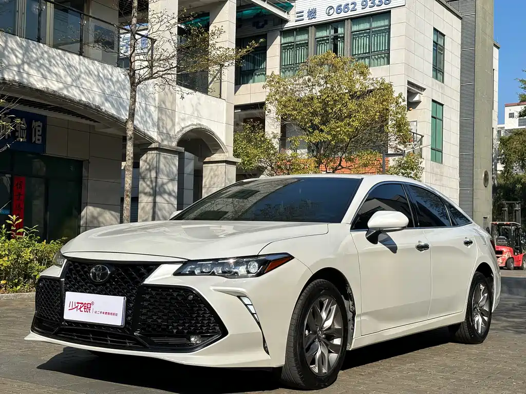 Toyota Avalon 2022 — фото 1