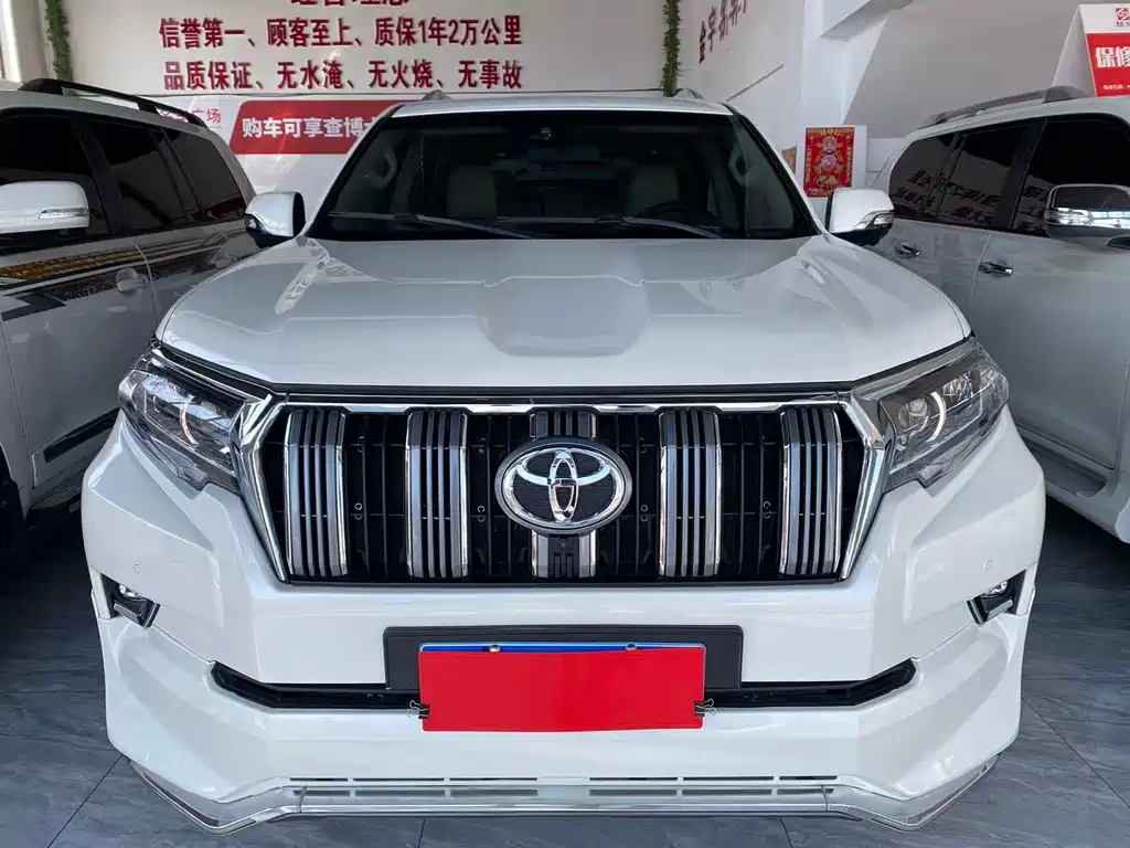 Toyota Prado 2019 — фото 1
