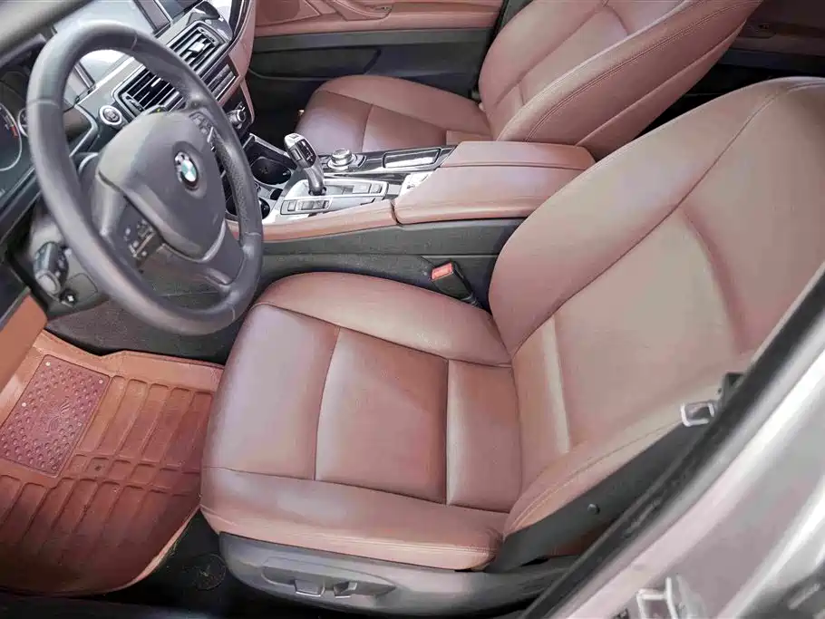 BMW 5 Series 2016 — фото 13