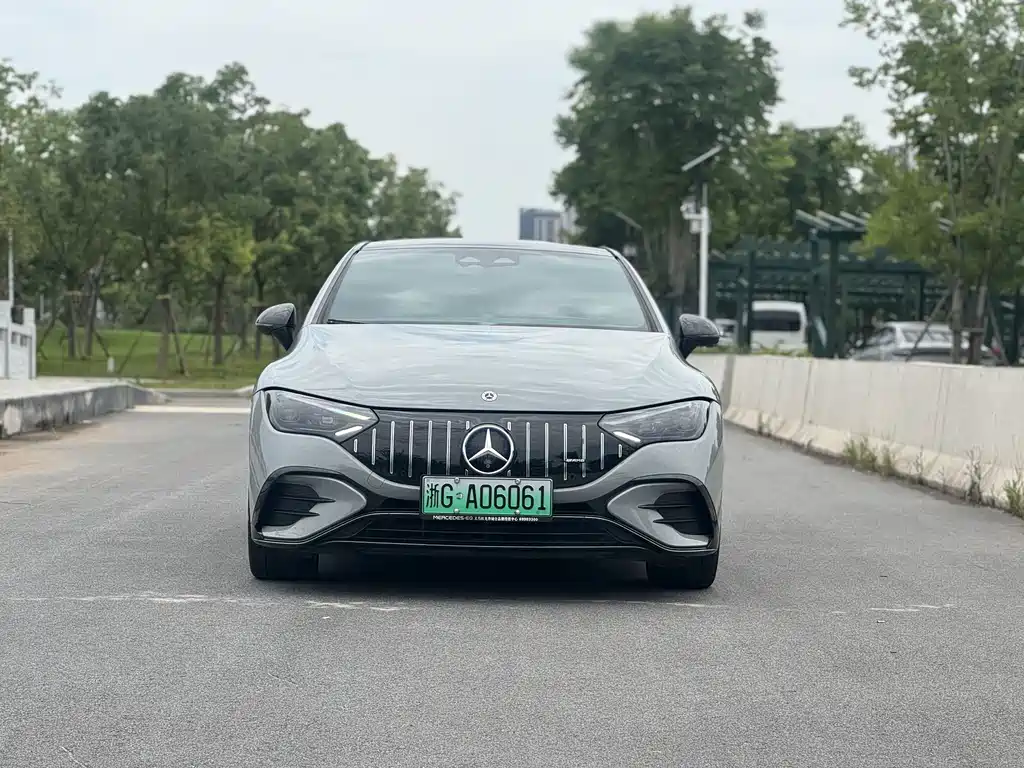 Mercedes-Benz EQE 2024