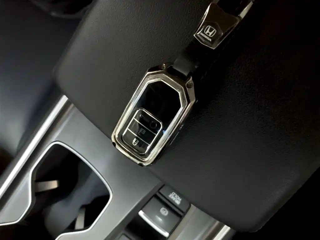 Honda Accord 2022 — фото 9
