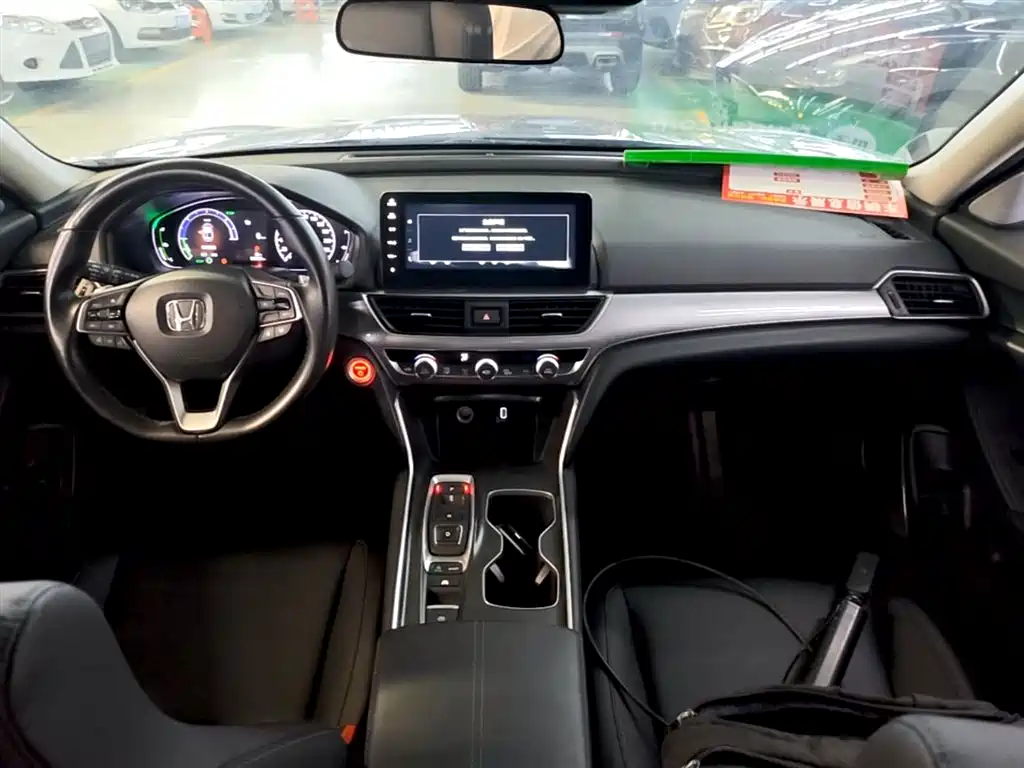 Honda Accord 2022 — фото 10