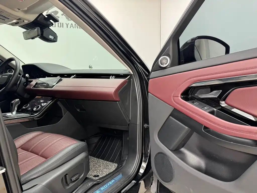 Land Rover Evoque 2022 — фото 13