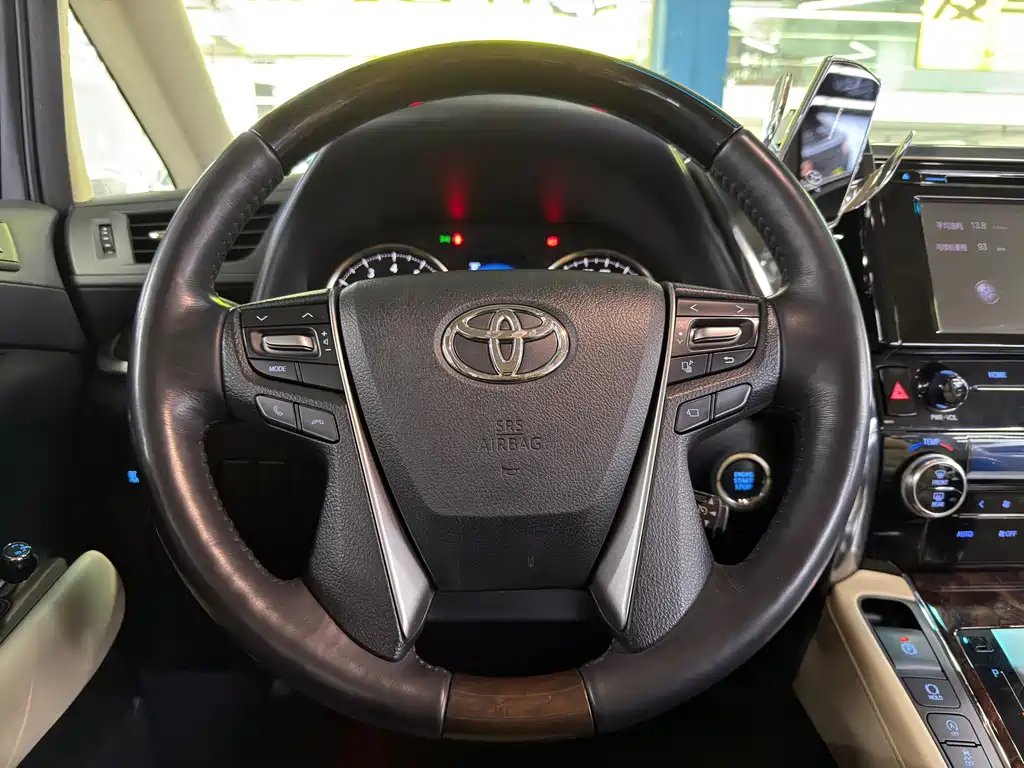 Toyota Alphard 2019 — фото 12