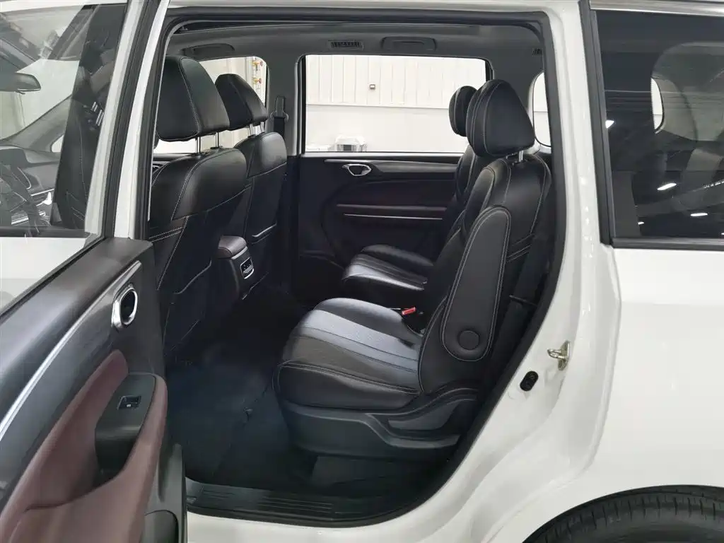 GAC Motor Trumpchi M6 2023 — фото 15