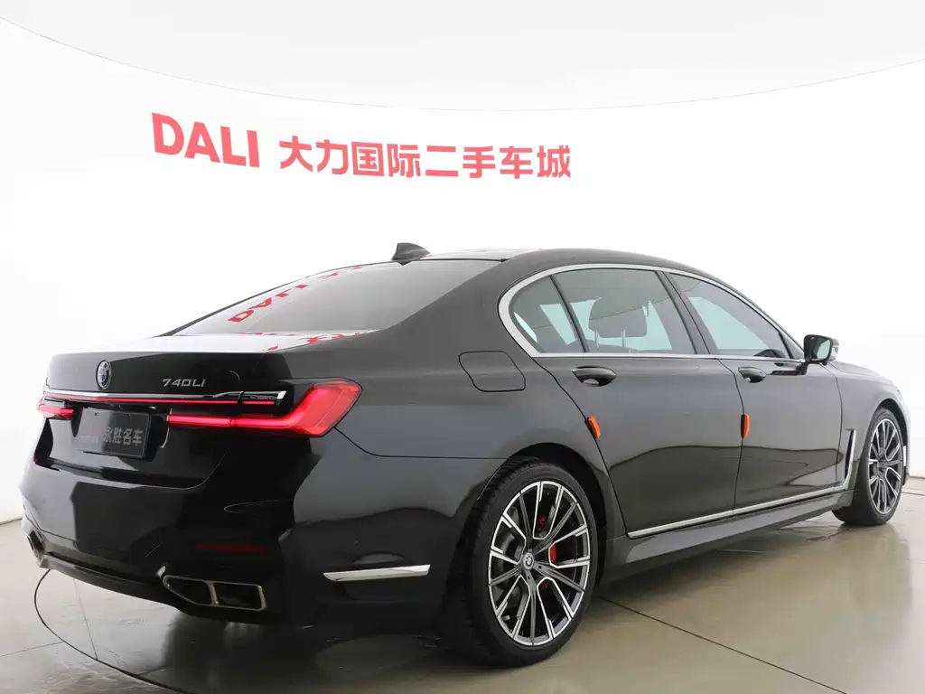 BMW 7 Series 2018 — фото 15