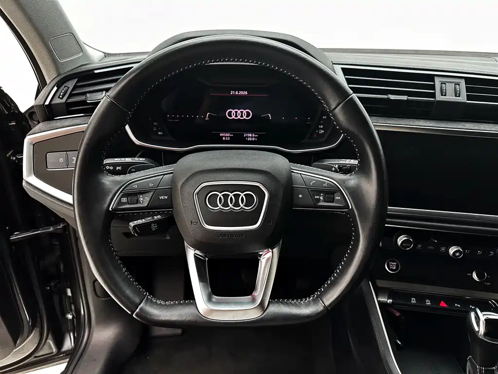 Audi Q3 2021 — фото 19