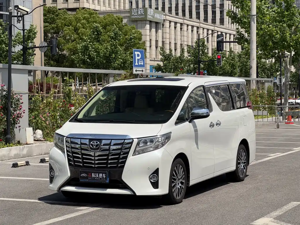 Toyota Alphard 2017 — фото 1
