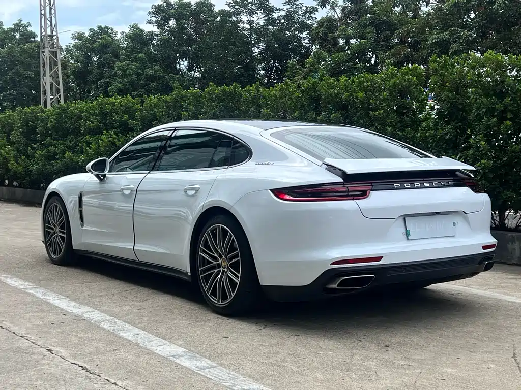 Porsche Panamera 2018 — фото 4