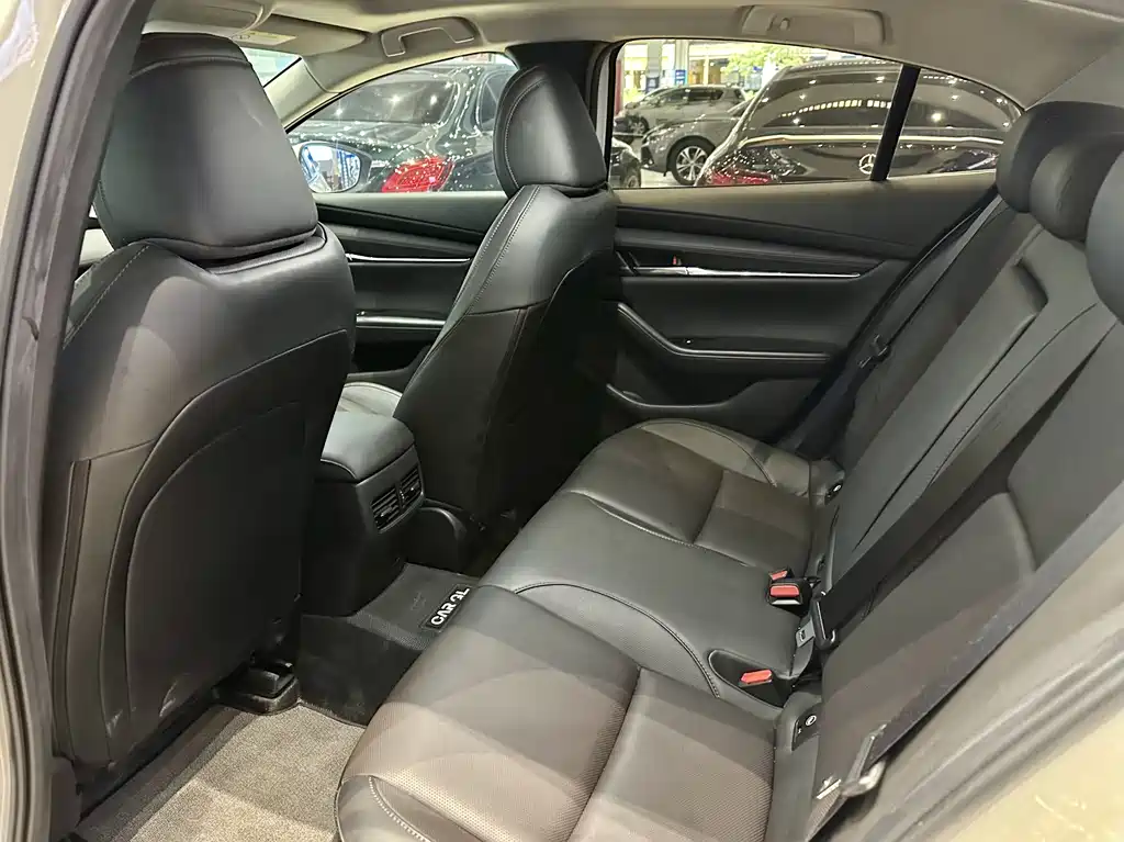 Mazda 3 Axela 2022