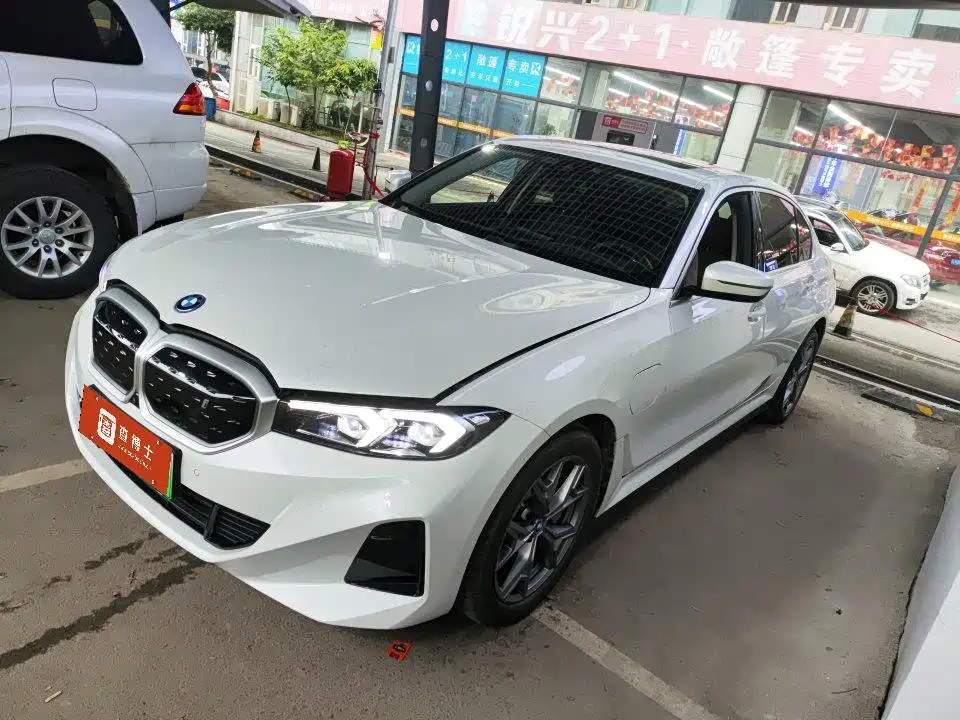 BMW i3 2024