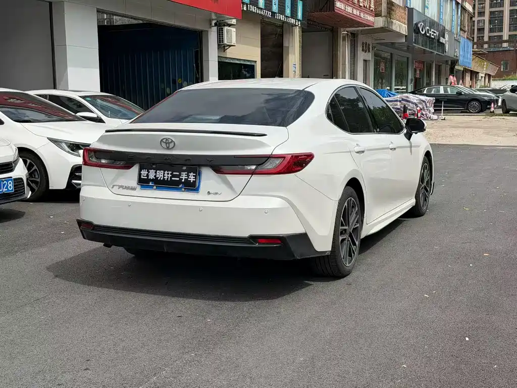 Toyota Camry 2025