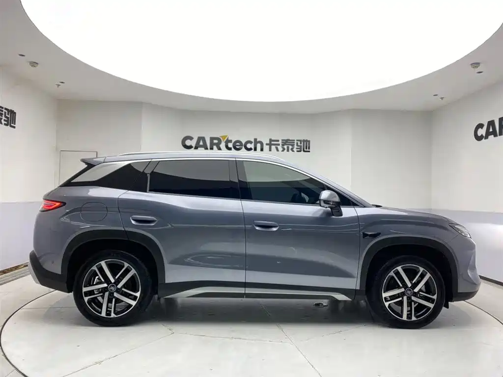 BYD L DM-i 2026 — фото 4
