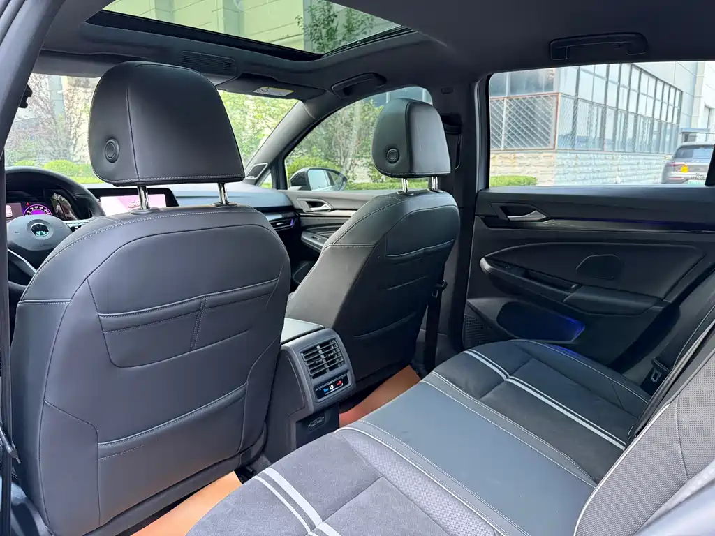 Volkswagen Golf 2022