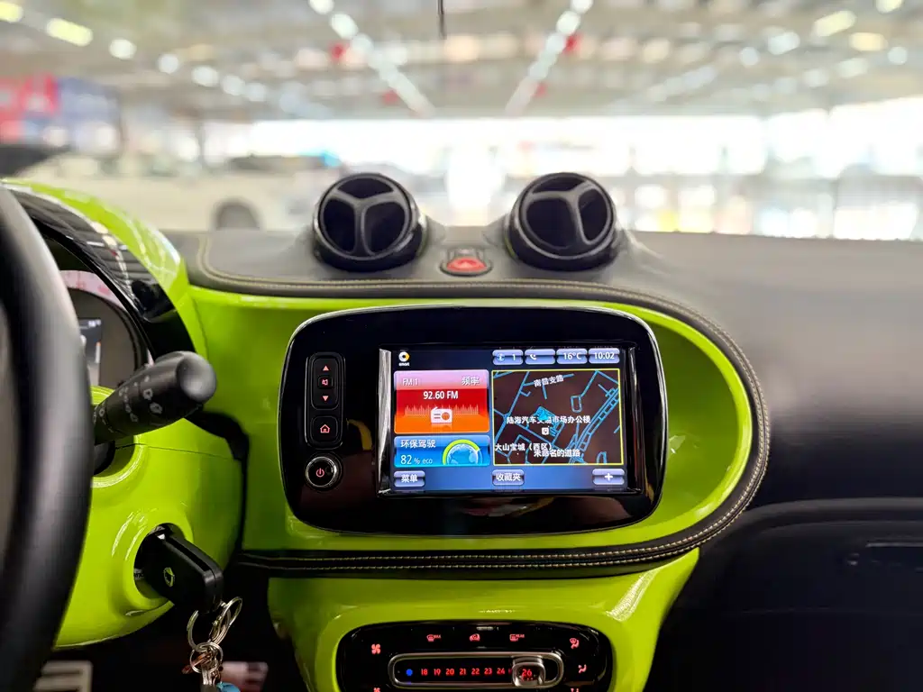 smart Fortwo 2018 — фото 11