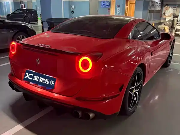 Ferrari California T 2015