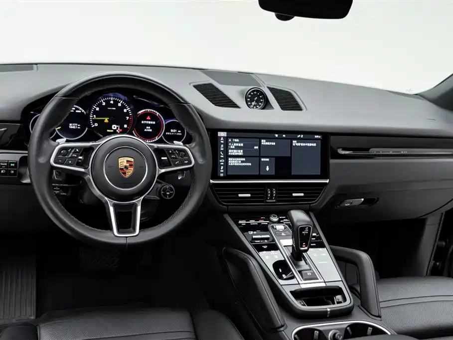 Porsche Cayenne Hybrid 2020 — фото 11