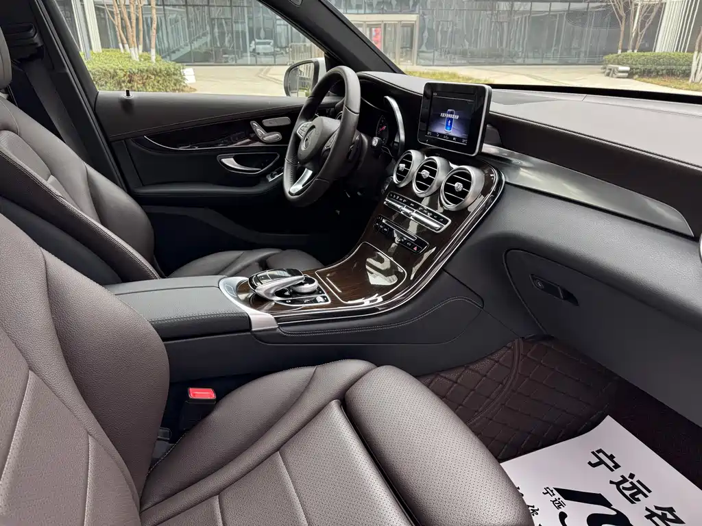 Mercedes-Benz GLC 2019 — фото 19