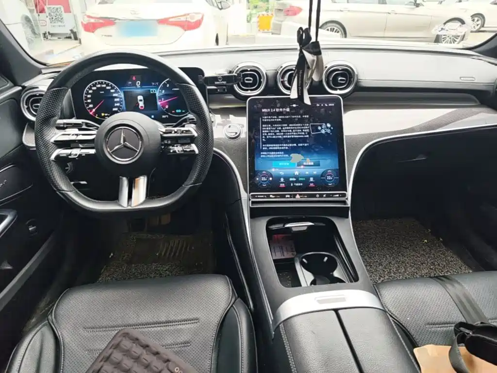 Mercedes-Benz C-Class 2023 — фото 10