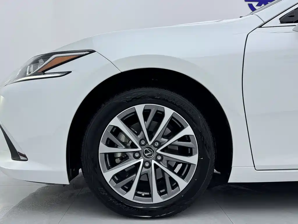 Lexus ES 2024 — фото 13