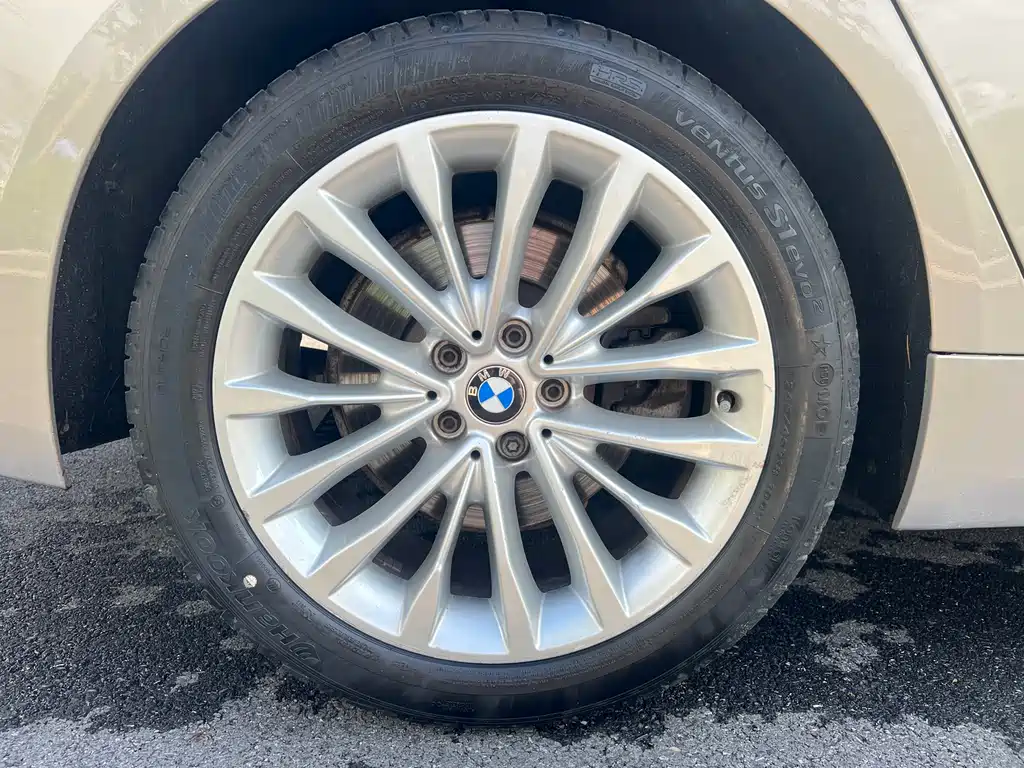 BMW 5 Series 2017 — фото 40