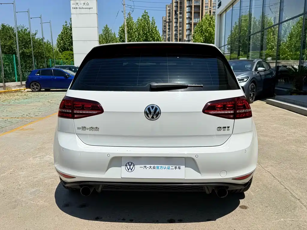 Volkswagen Golf GTI 2016 — фото 13
