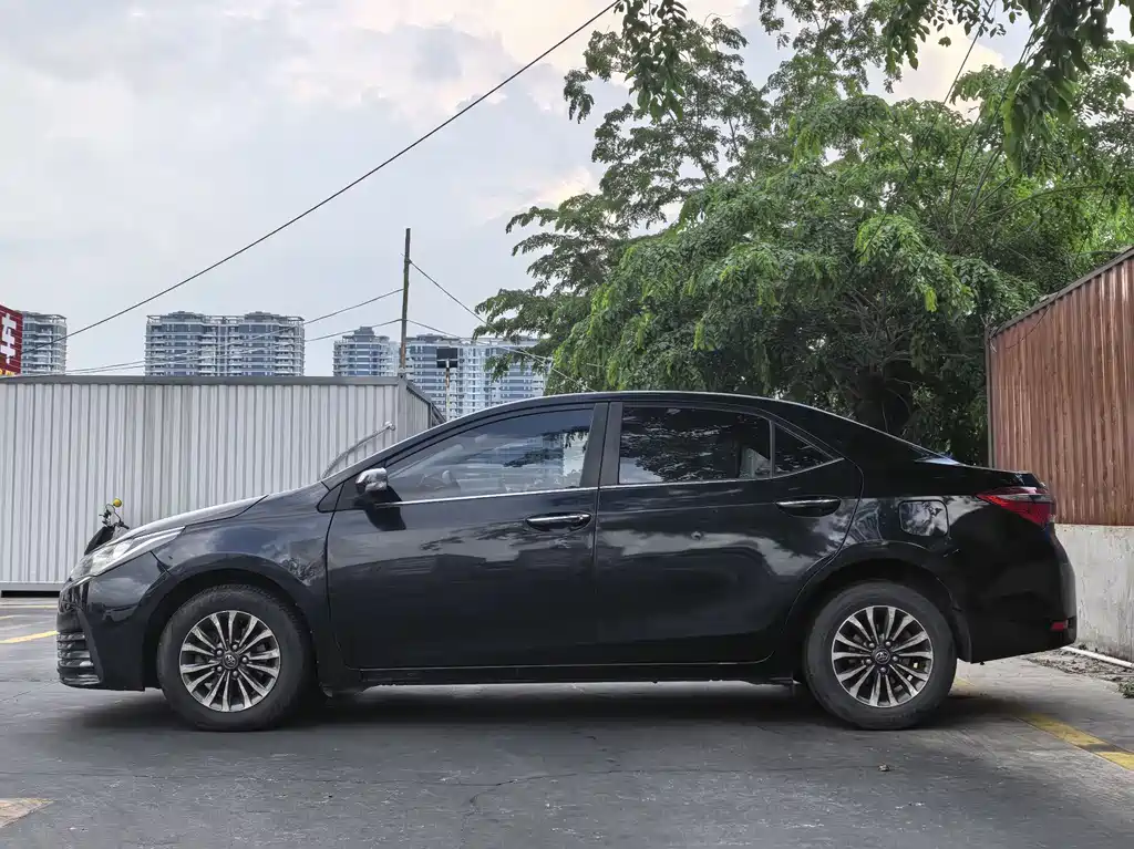 Toyota Corolla 2017 — фото 10