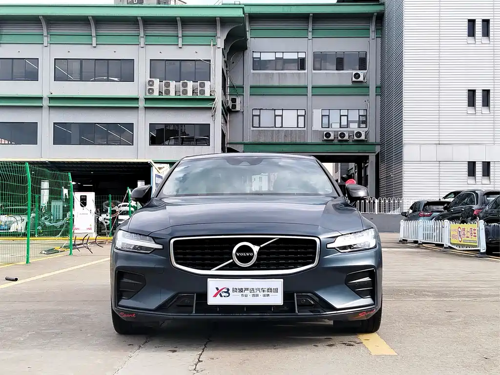 Volvo S60 2021 — фото 2