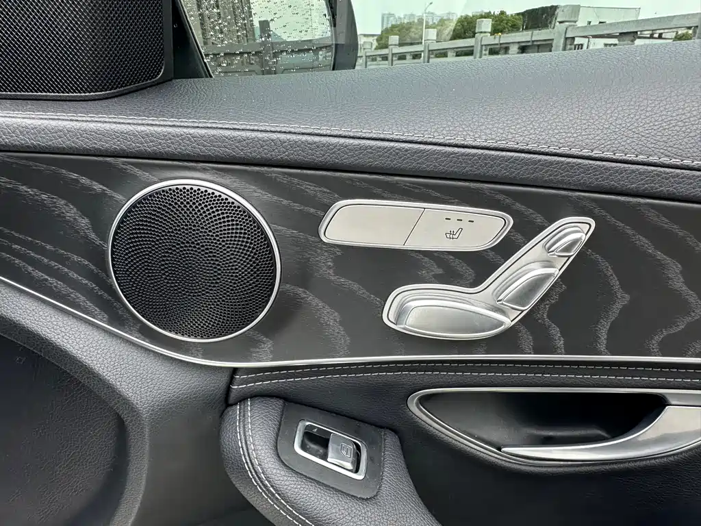 Mercedes-Benz C-Class 2019 — фото 19