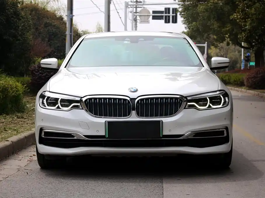 BMW 5 Series New Energy 2019 — фото 2