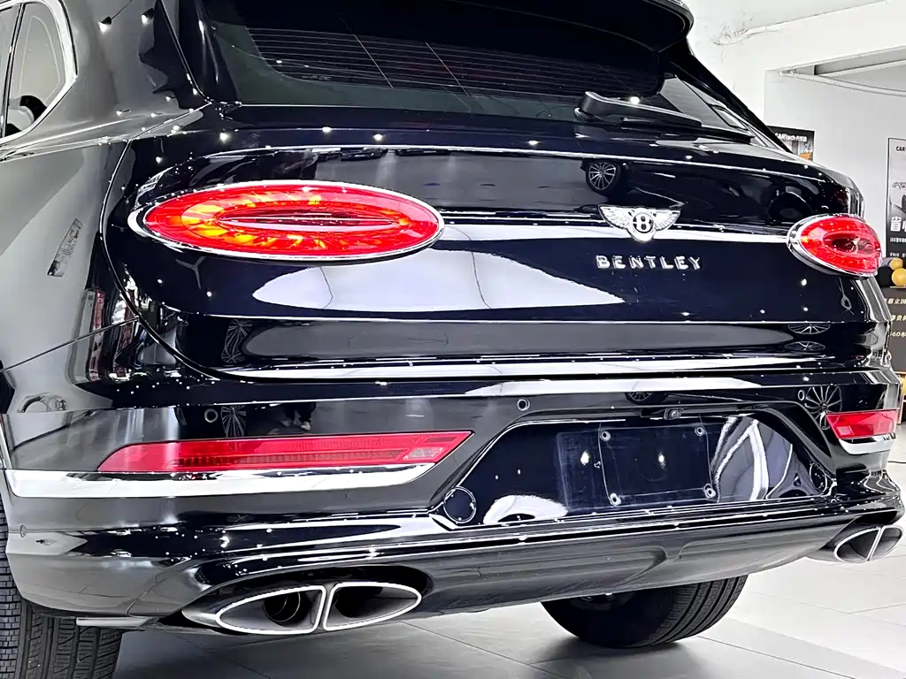 Bentley Bentayga 2021 — фото 14