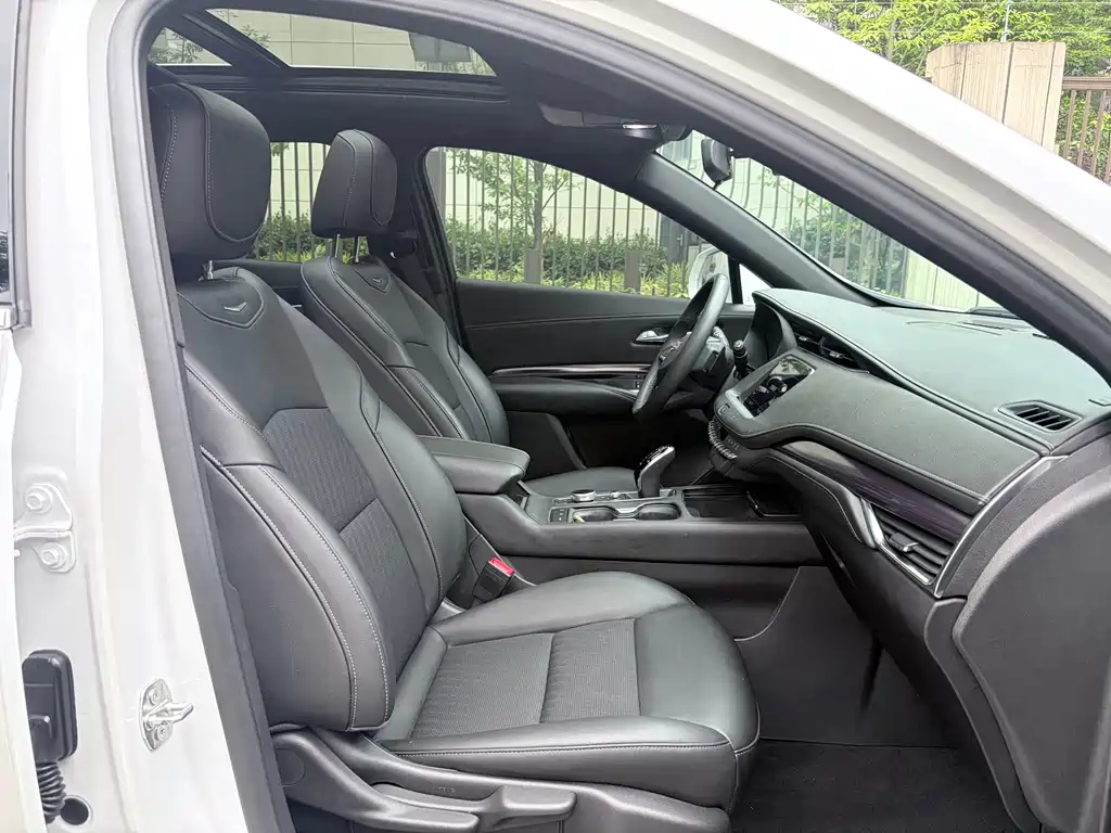 Cadillac XT4 2021 — фото 11