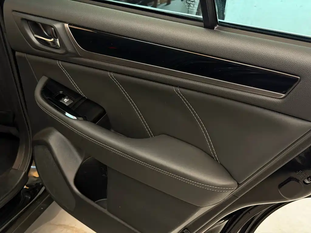 Subaru Outback 2016 — фото 14