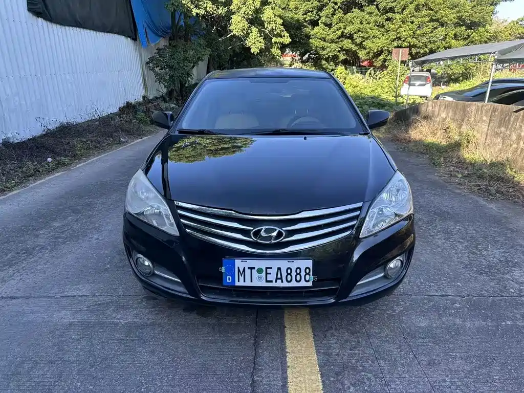 Hyundai Elantra 2012
