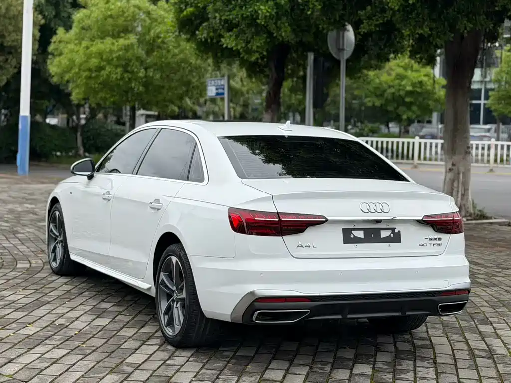 Audi A4L 2020 — фото 6
