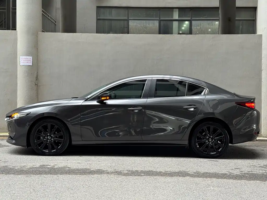 Mazda 3 Axela 2023