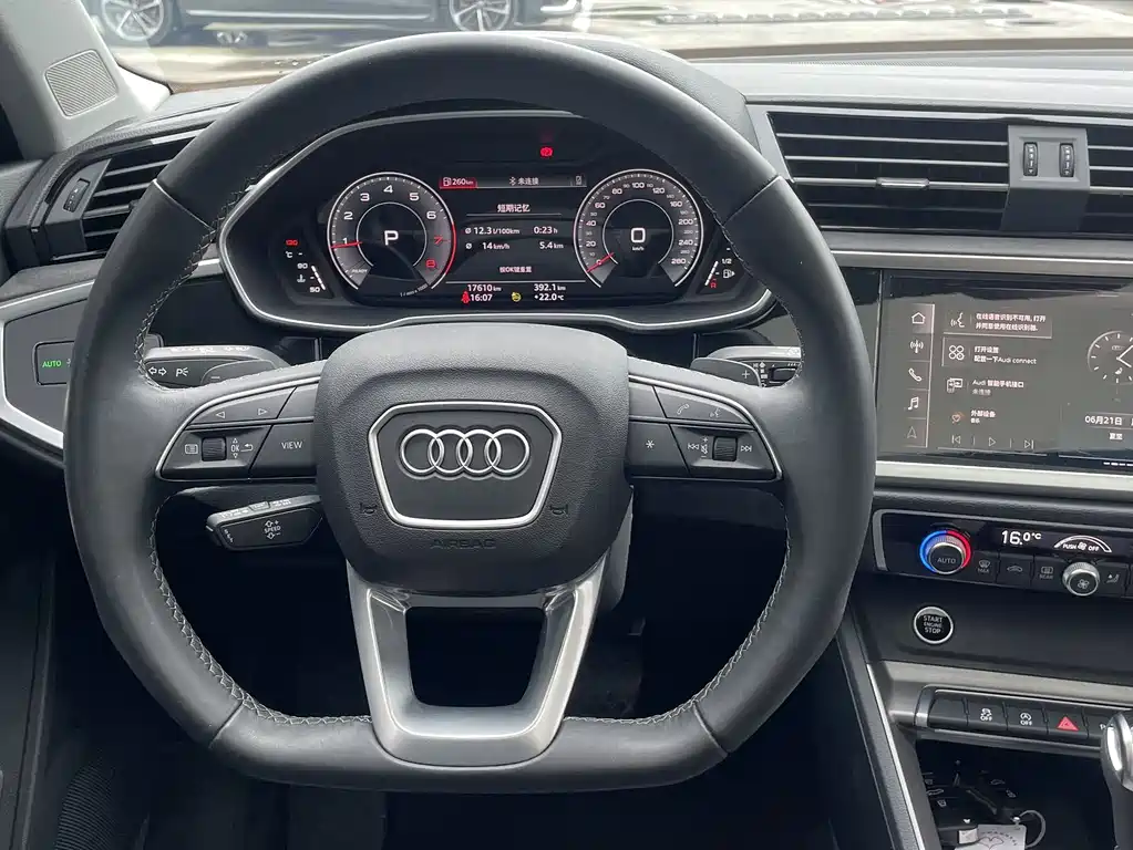 Audi Q3 2023 — фото 15
