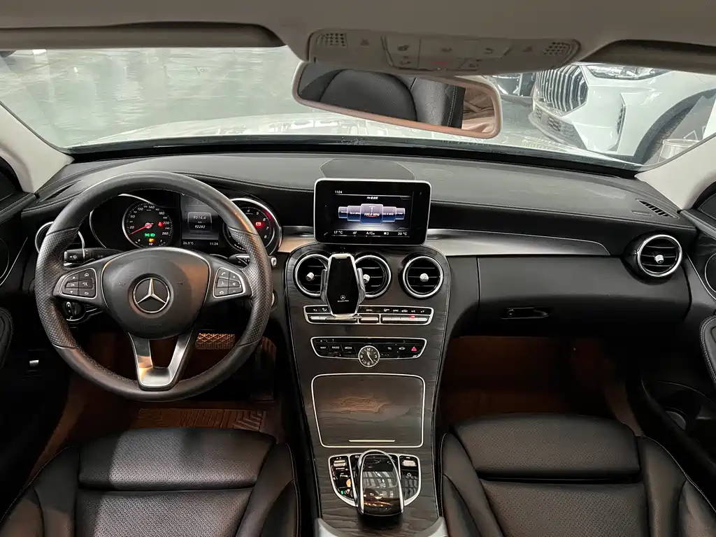 Mercedes-Benz C-Class 2017 — фото 18