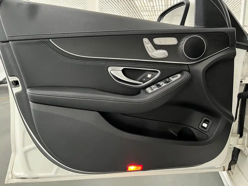 Mercedes-Benz C-Class 2017 — фото 7