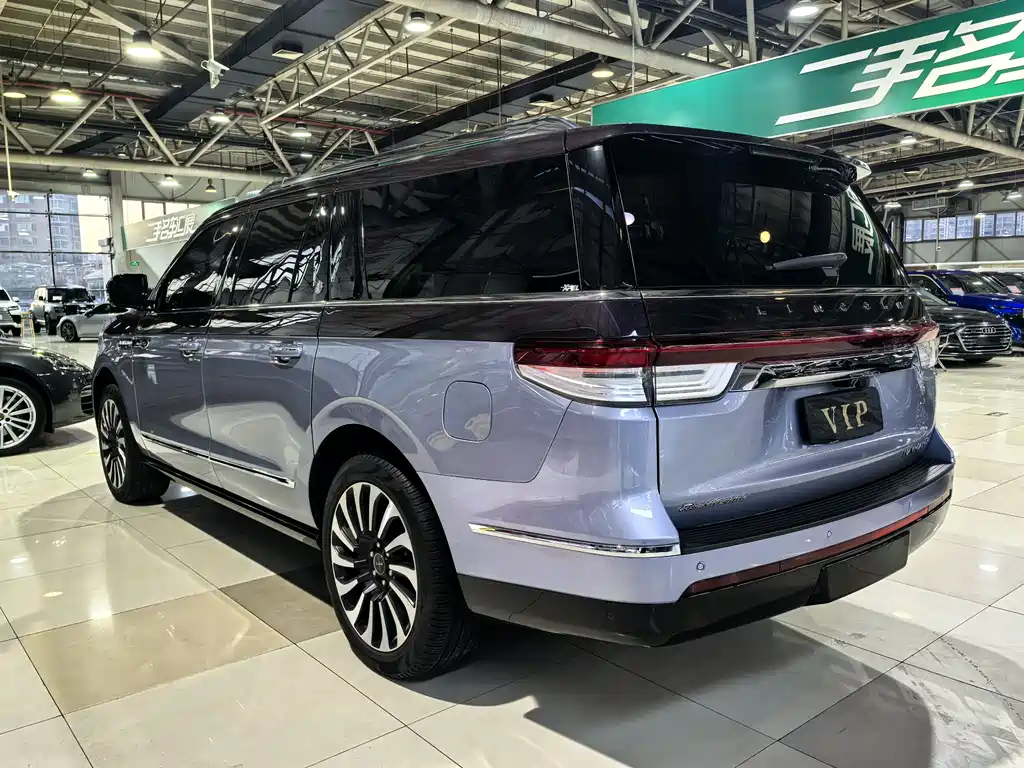 Lincoln Navigator One 2023 — фото 24
