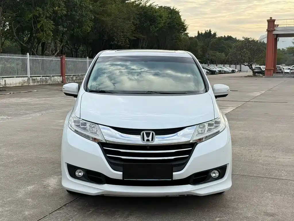 Honda Odyssey 2018 — фото 2