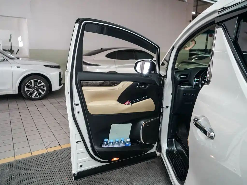 Toyota Vellfire 2021 — фото 13