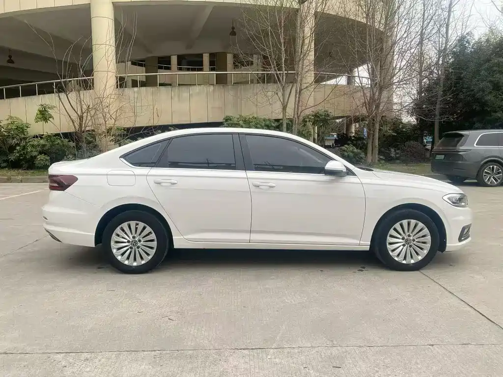 Volkswagen Lavida 2022 — фото 7