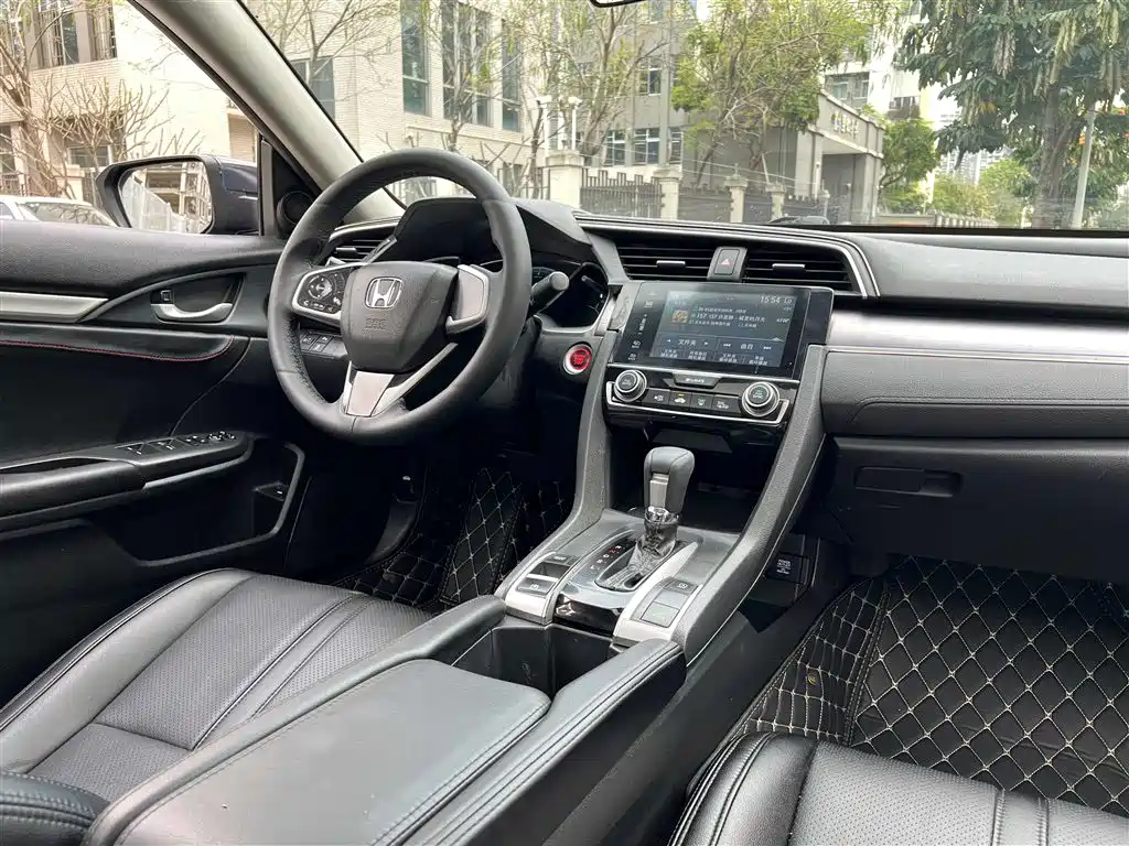 Honda Civic 2018 — фото 11